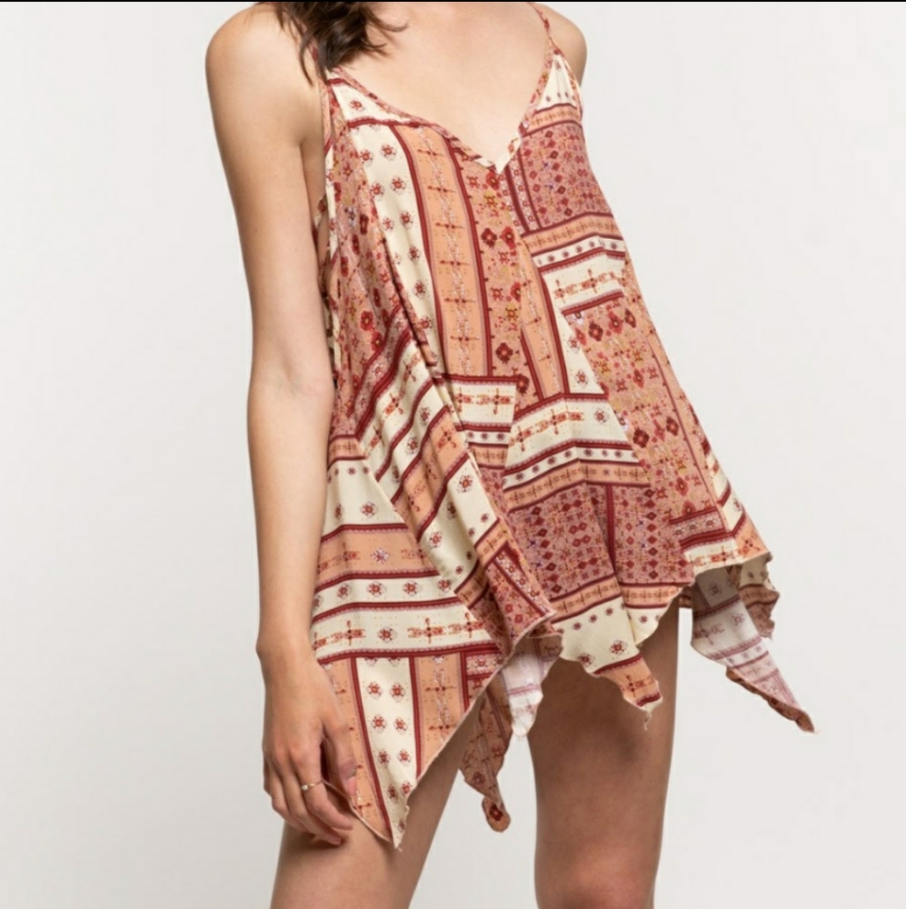 SALE!🔥POL Flowy Boho Handkerchief Hem Tank